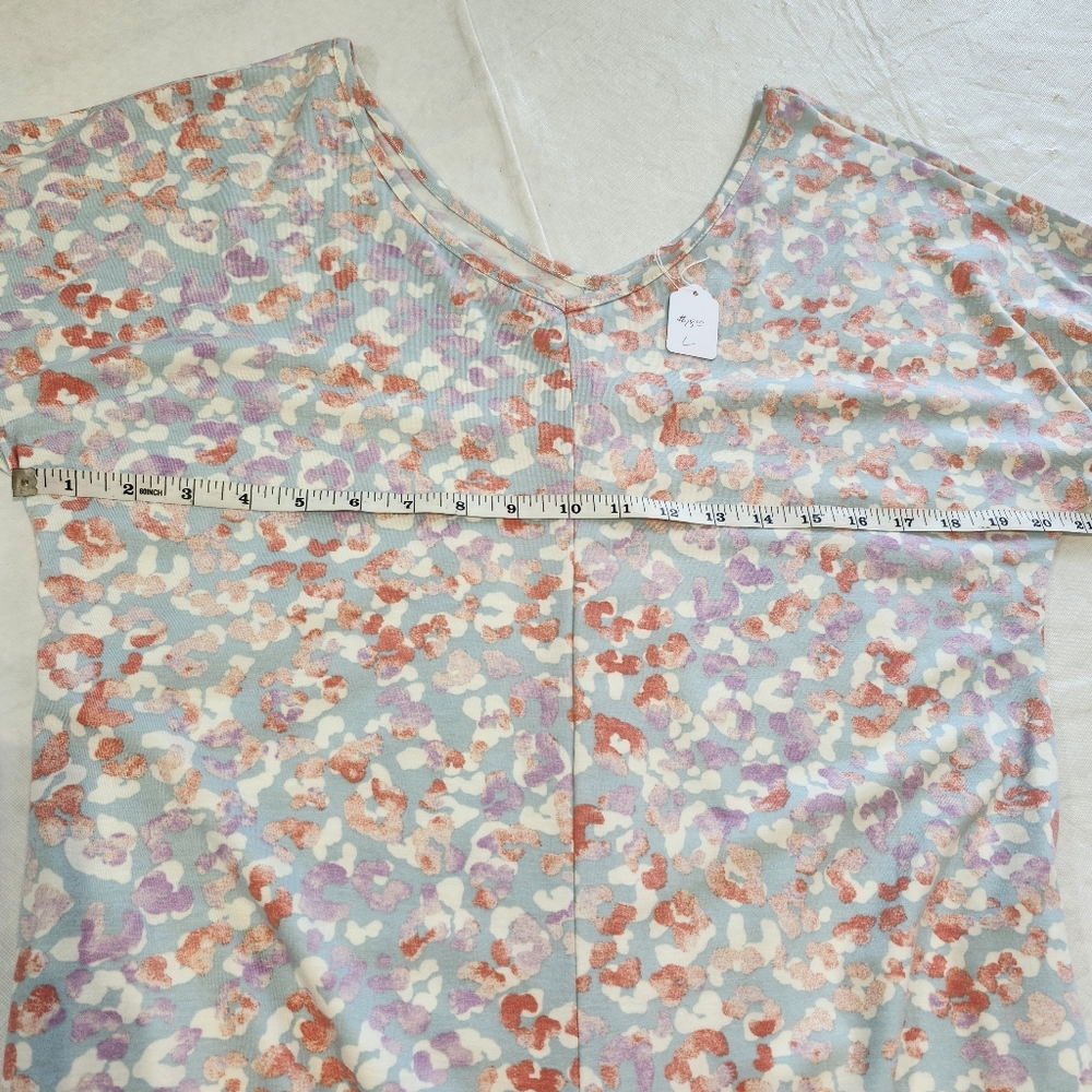 Bombom Floral Print V-Neck Romper - Picture 12 of 12